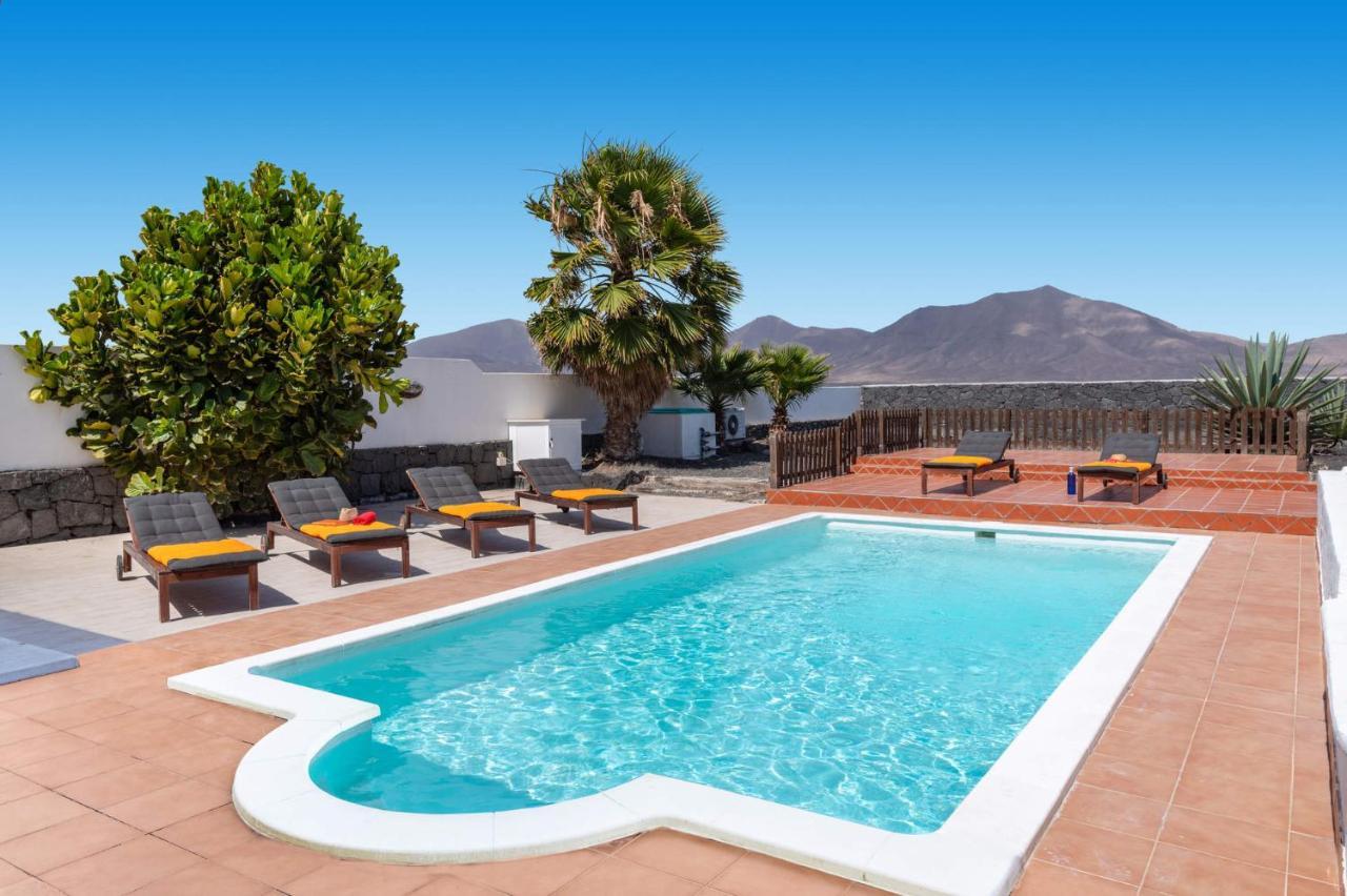 Villa Chinamar By Villa Plus Playa Blanca  Buitenkant foto